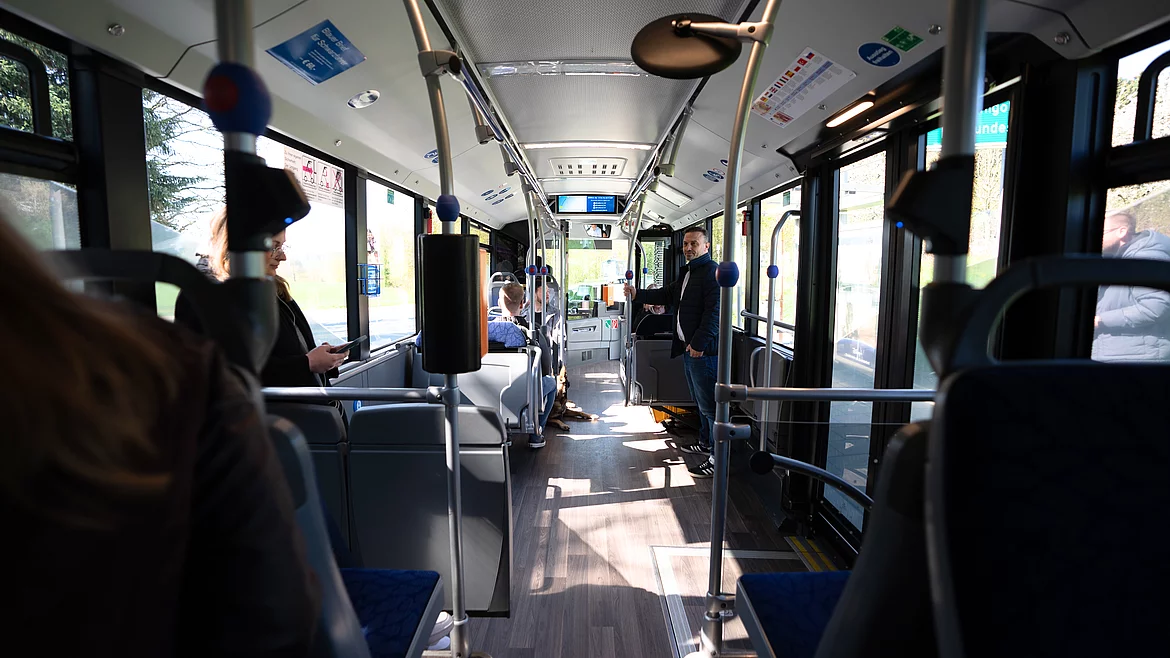 Grafik: Innenbereich eines Stadtbusses